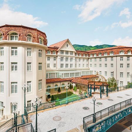 Takarazuka Hotel Buitenkant foto