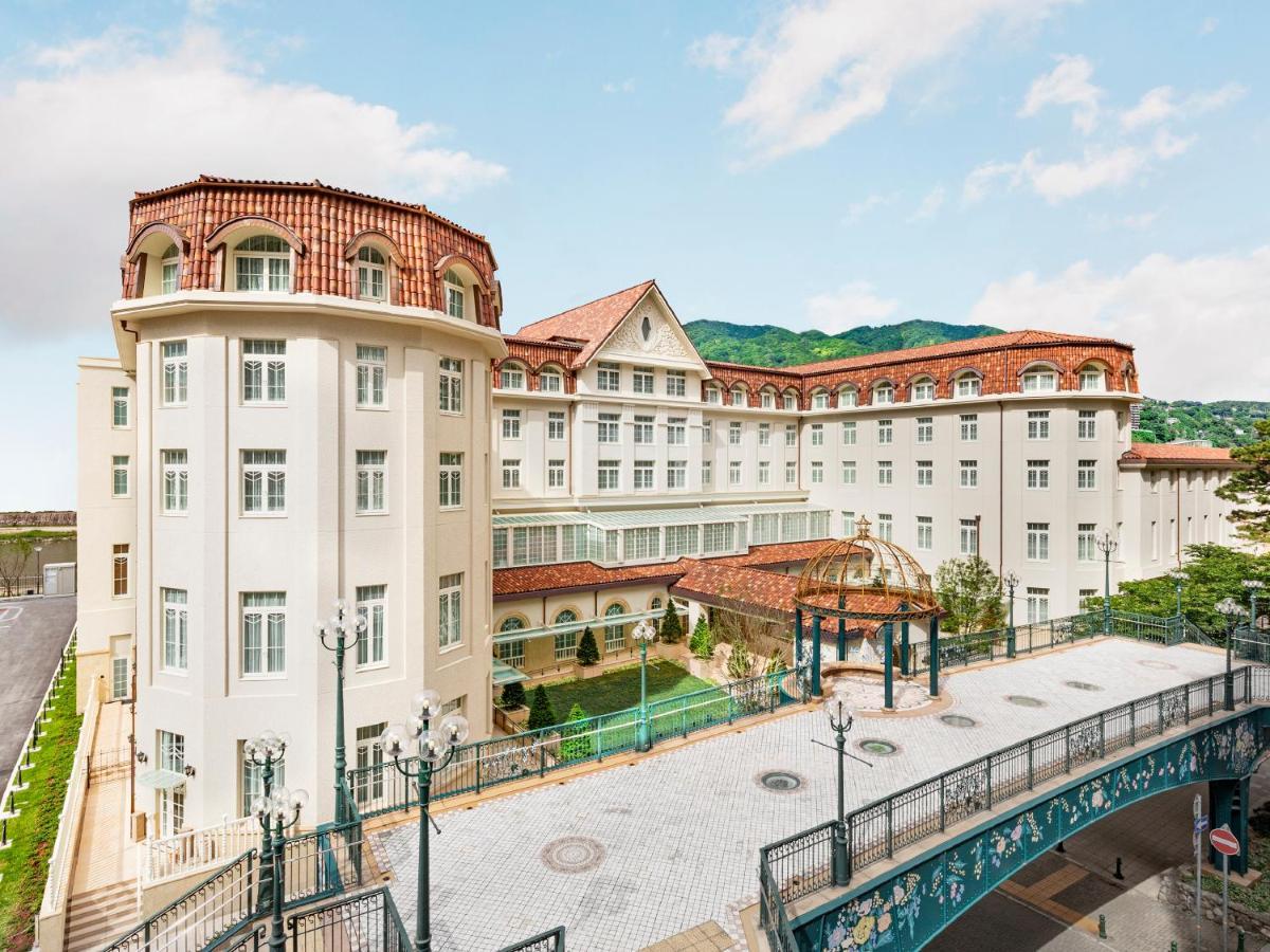 Takarazuka Hotel Buitenkant foto