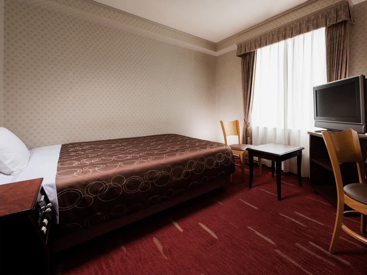Takarazuka Hotel Buitenkant foto