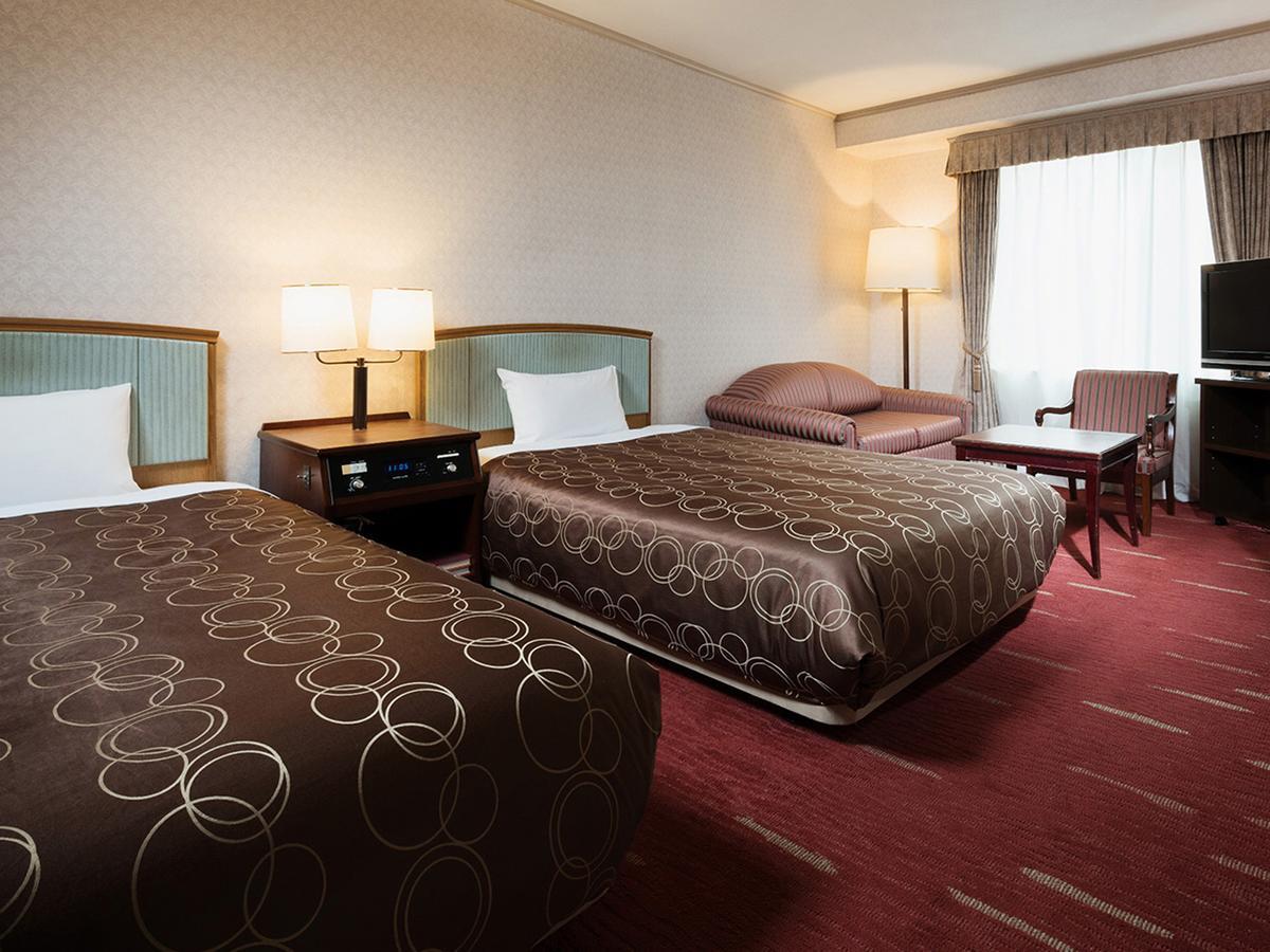 Takarazuka Hotel Buitenkant foto