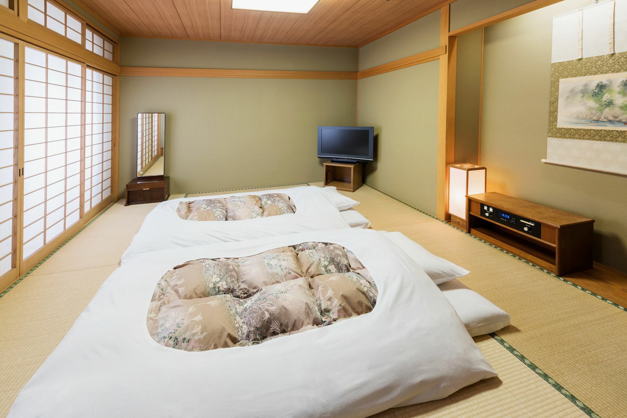 Takarazuka Hotel Buitenkant foto