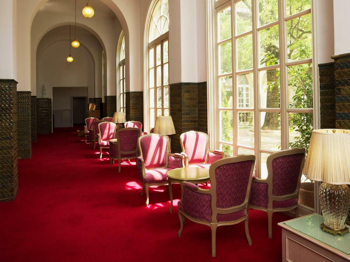 Takarazuka Hotel Buitenkant foto