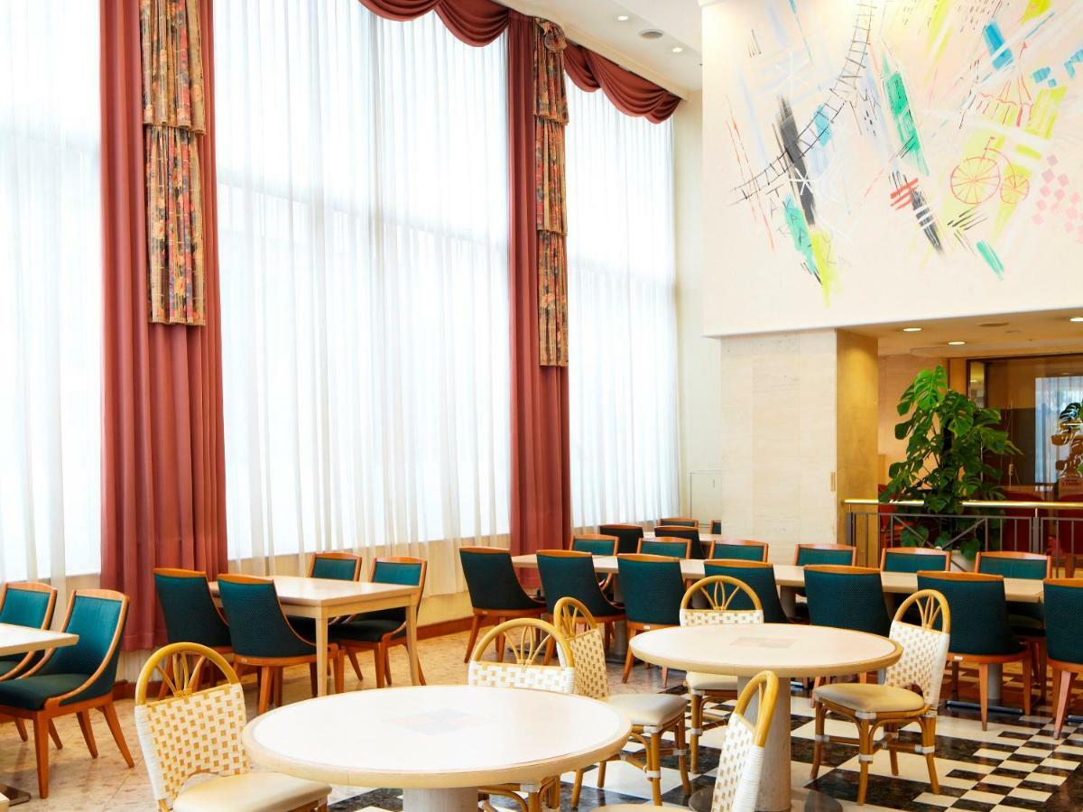 Takarazuka Hotel Buitenkant foto