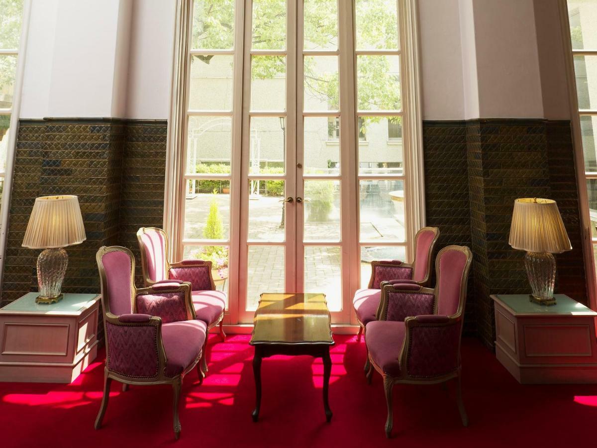 Takarazuka Hotel Buitenkant foto