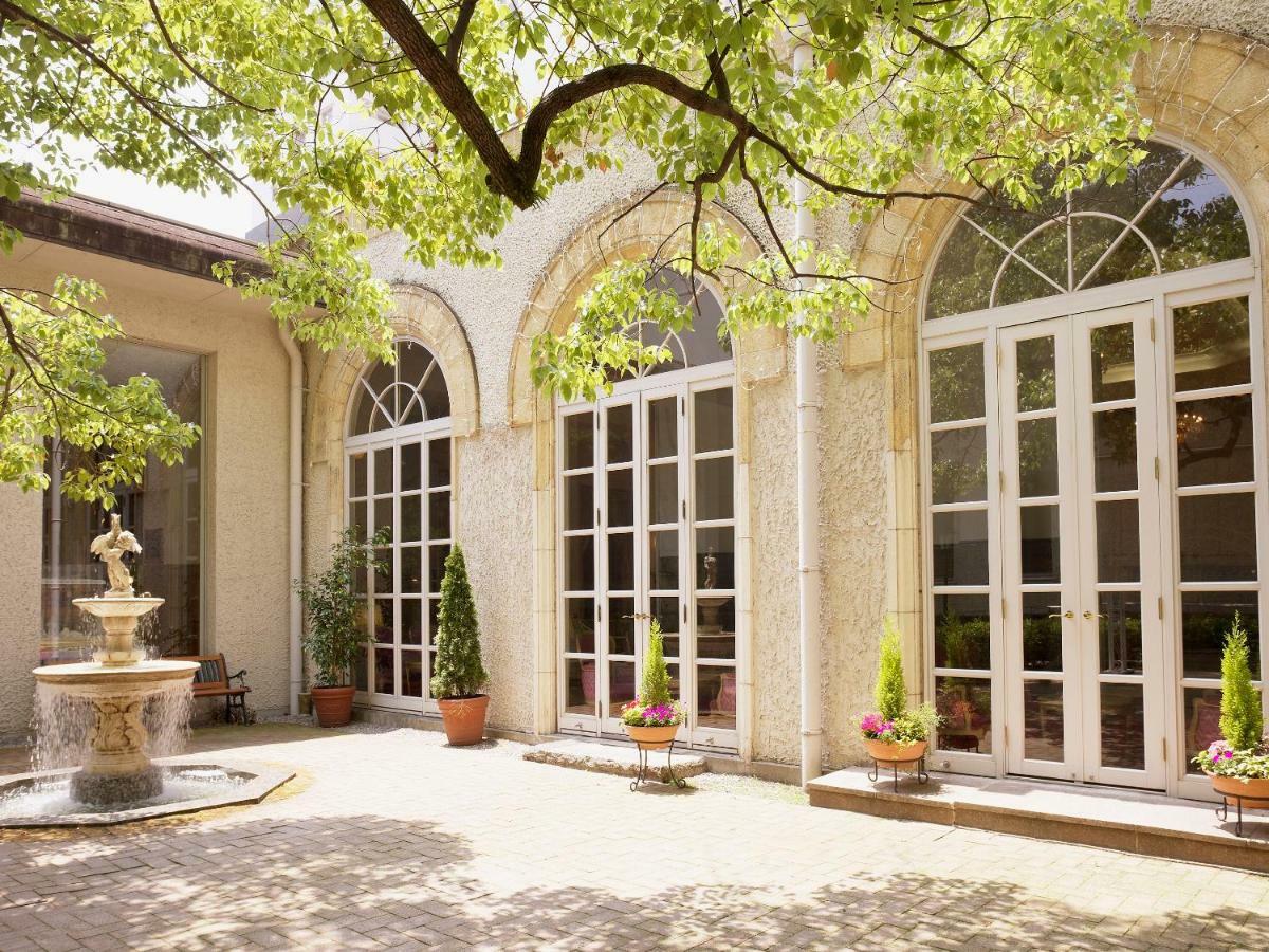 Takarazuka Hotel Buitenkant foto