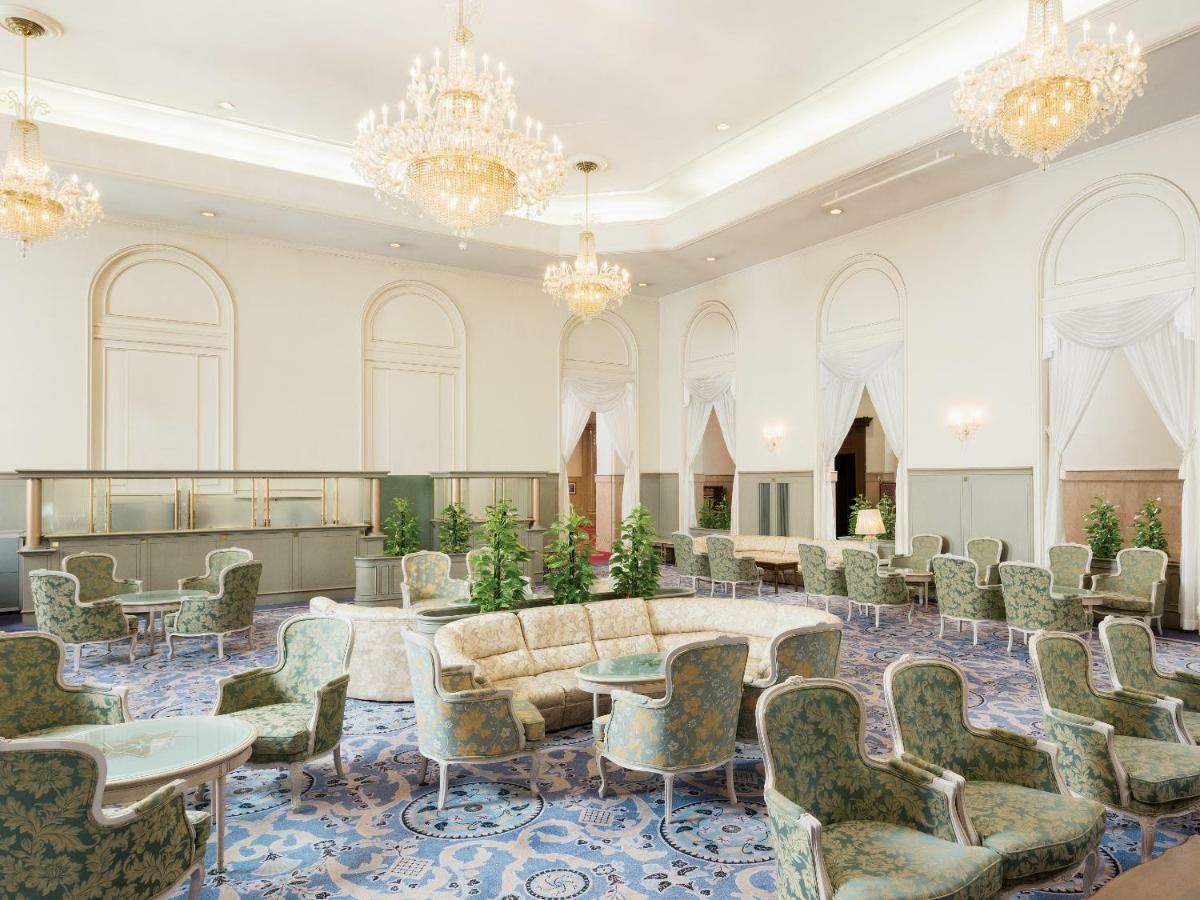 Takarazuka Hotel Buitenkant foto